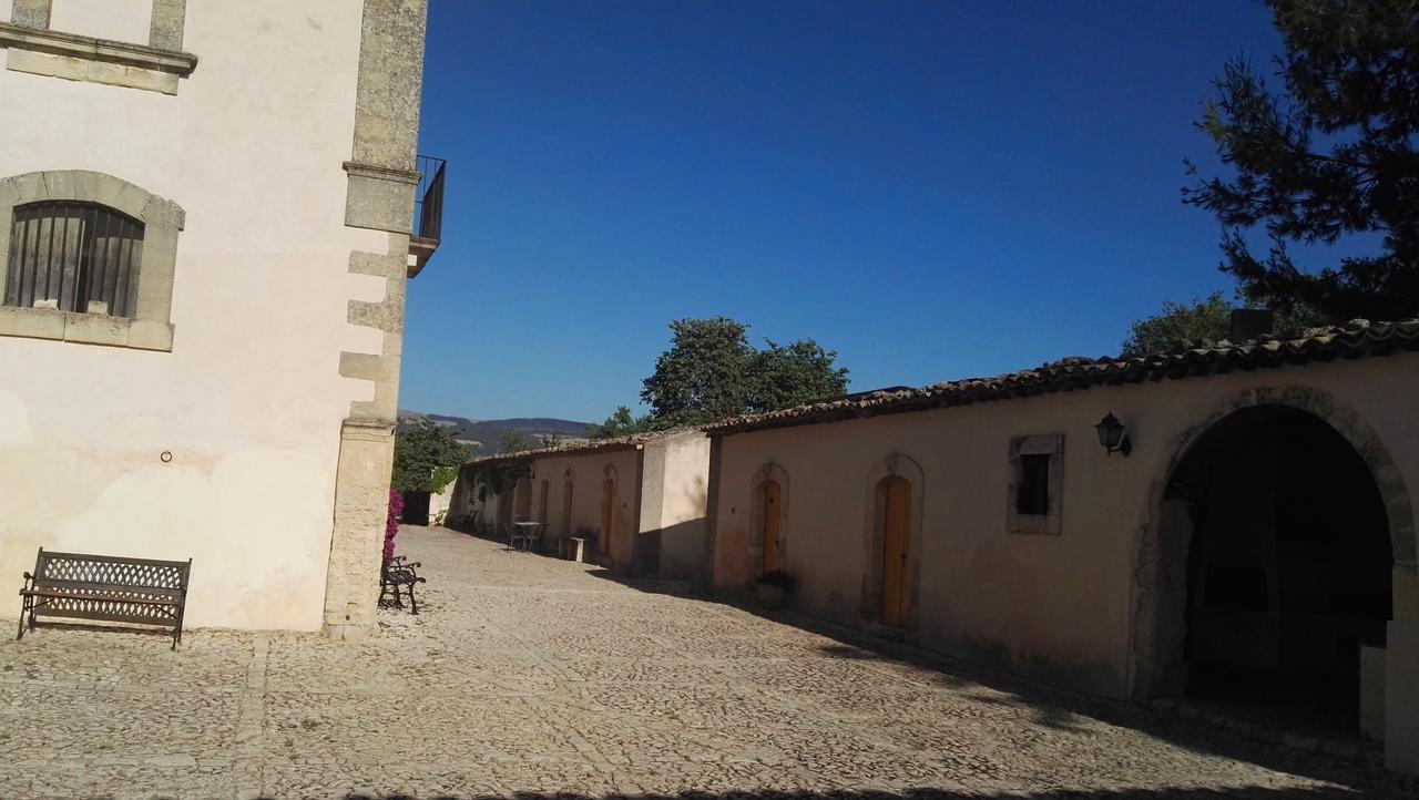 Villa Zottopera - Dimora Di Sicilia 끼아라몬떼굴피 외부 사진
