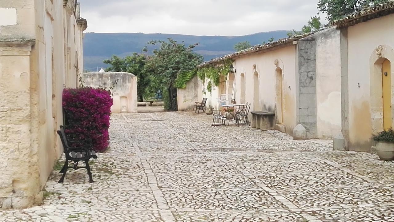 Villa Zottopera - Dimora Di Sicilia 끼아라몬떼굴피 외부 사진