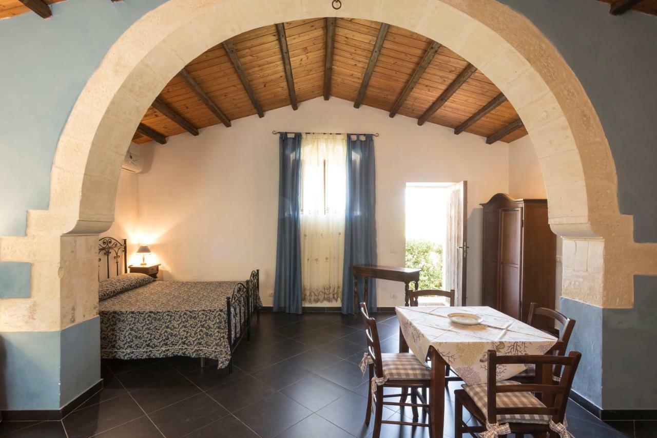 Villa Zottopera - Dimora Di Sicilia 끼아라몬떼굴피 외부 사진
